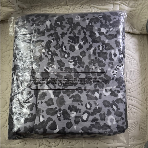 Cuddl duds leopard comfort wear sweatshirt lounge skirt set - Picture 5 of 7